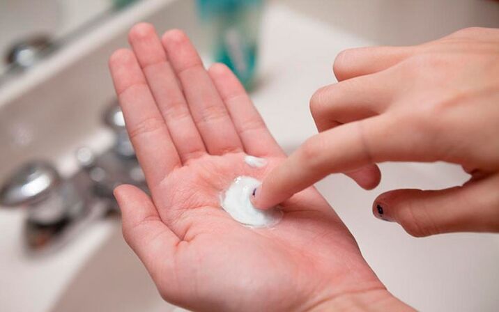 Soda scrub alang sa pagpalapad sa penis
